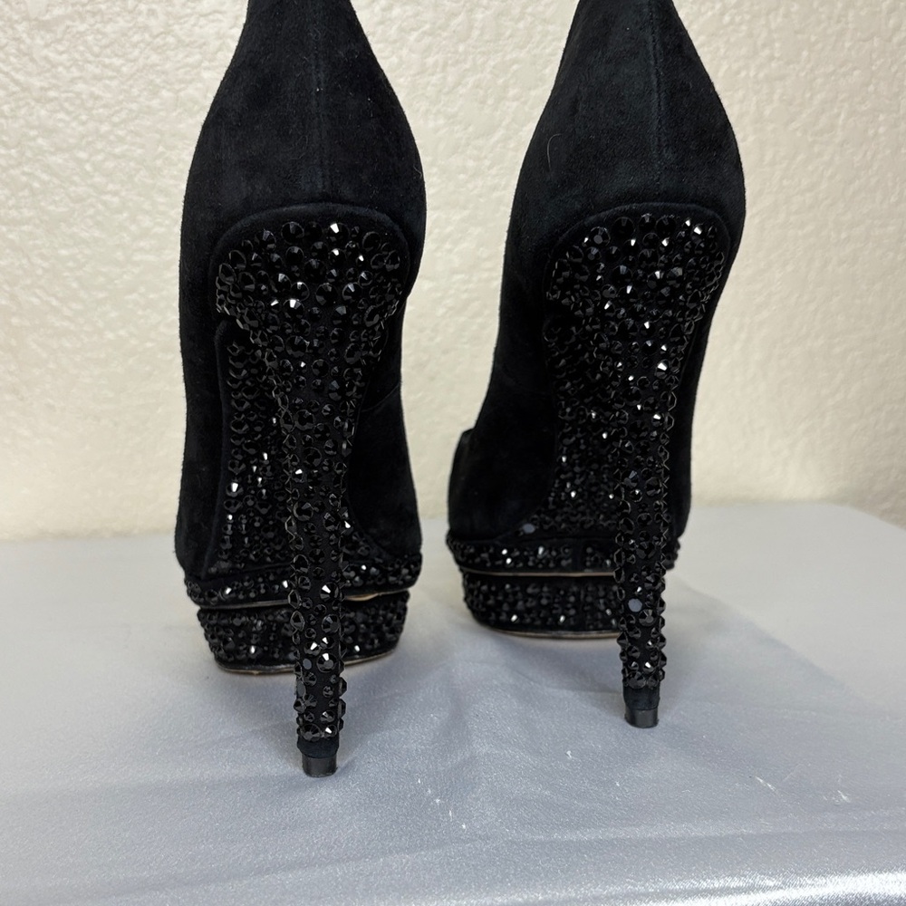 Elegant Black Stiletto Heels